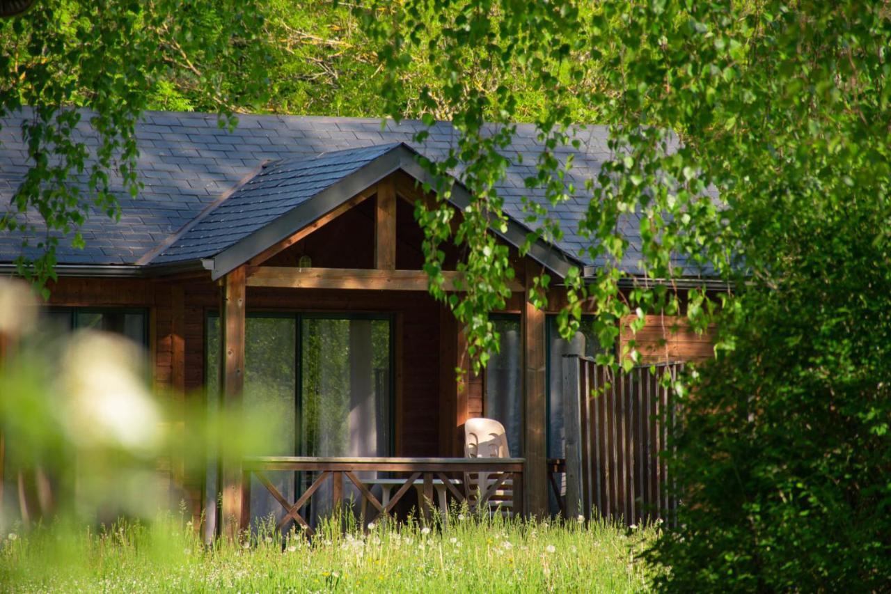 Les Chalets De Booz Saint-Germain-du-Teil Exteriér fotografie