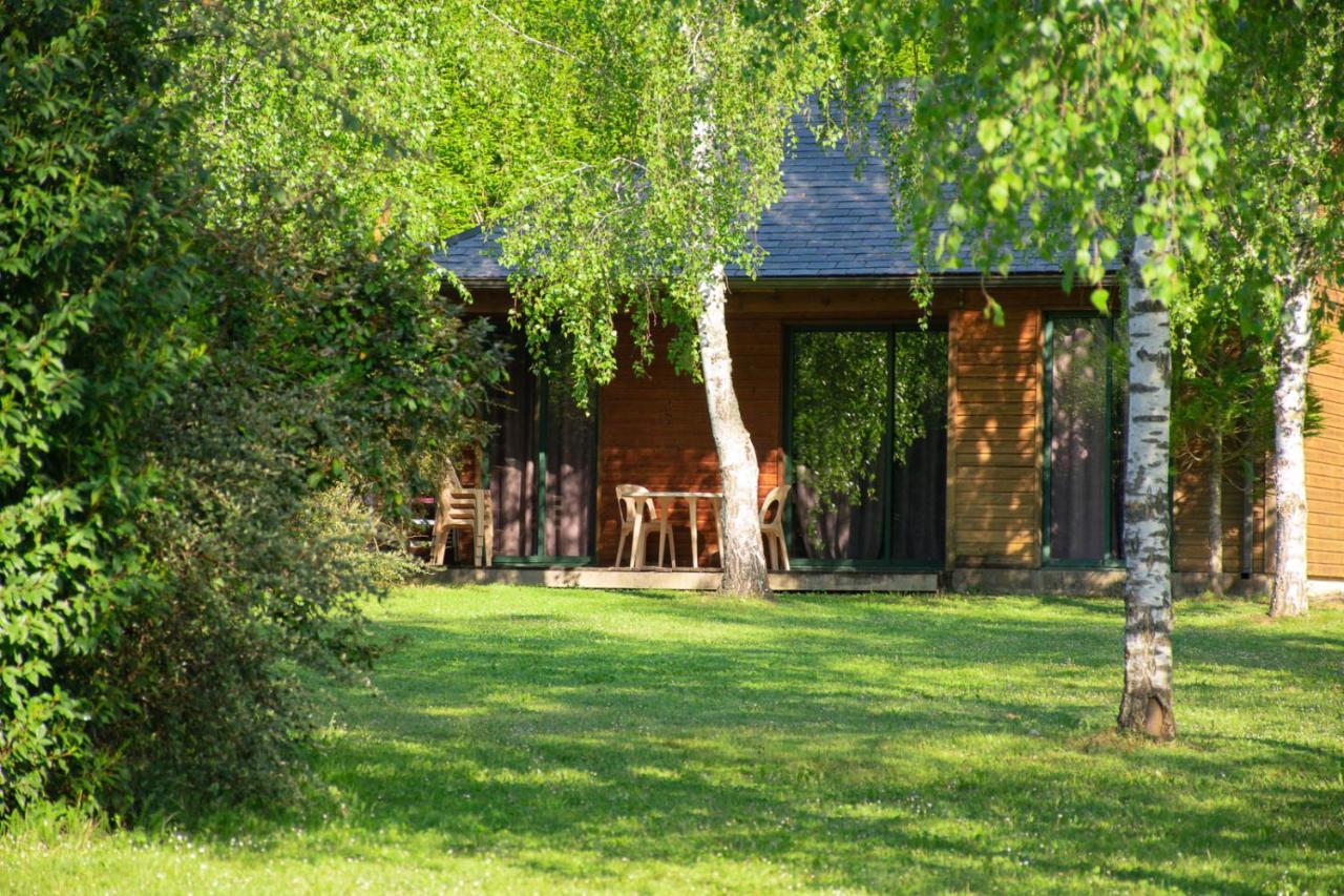 Les Chalets De Booz Saint-Germain-du-Teil Exteriér fotografie